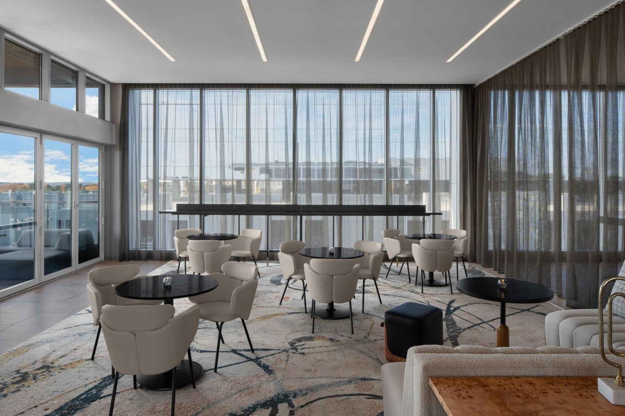 Ac Hotel By Marriott Raleigh North Hills Екстер'єр фото